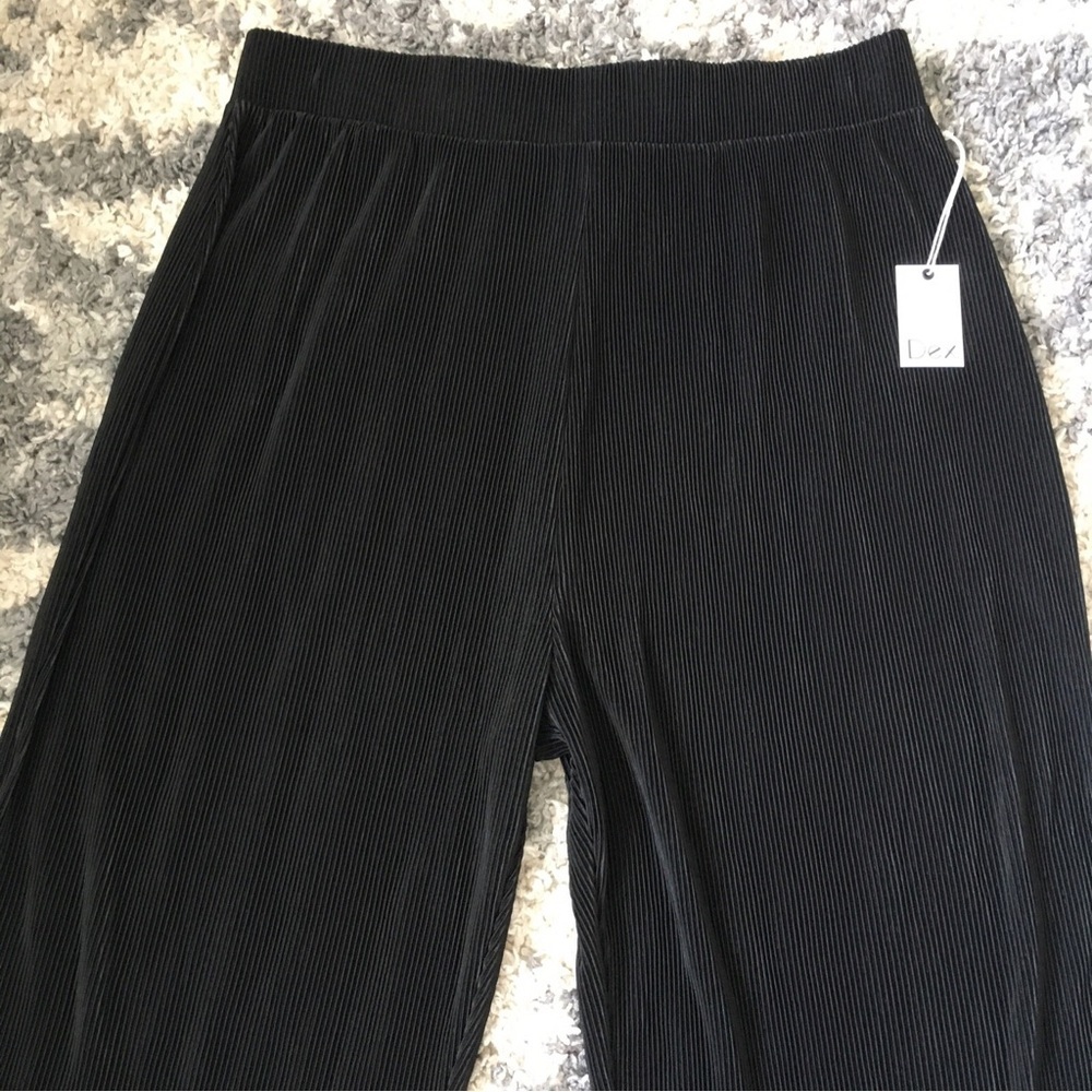 NWT Black Pleated Women's Pants XL - Picture 3 of 6